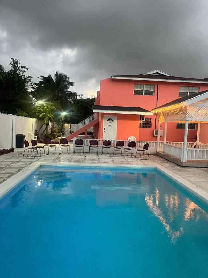 拿骚Tropical Hideaway公寓 外观 照片