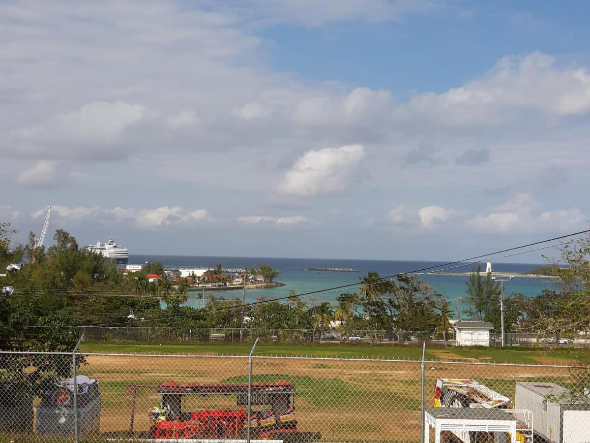 拿骚Tropical Hideaway公寓 外观 照片