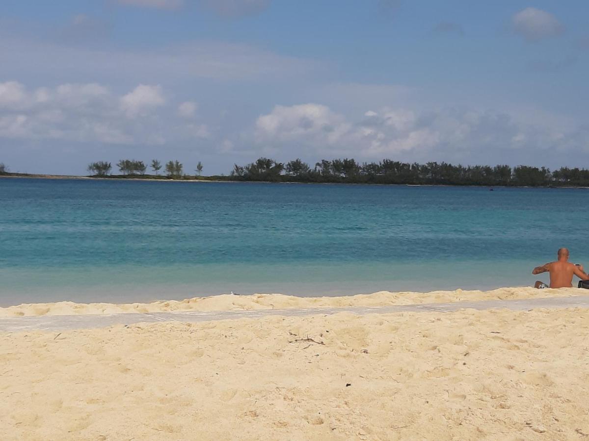 拿骚Tropical Hideaway公寓 外观 照片